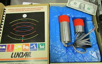 New Lundahl Ultrasonic Analog Distance / Proximity Sensor, Liquid Level, DCU-8V - Image 1 of 4