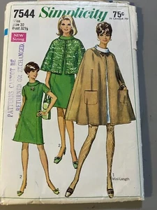 Patrón de costura vintage simplicidad #7544-talla 10-capa y vestido dos longitudes-sin cortar - Imagen 1 de 2