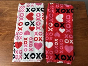 Hearts XO Hand Towels Set Of Two NWOT - Picture 1 of 1