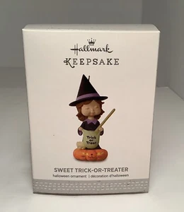 Hallmark Andenken 2107 Halloween Ornament süßer Trick or Treater Neu im Karton - Bild 1 von 4
