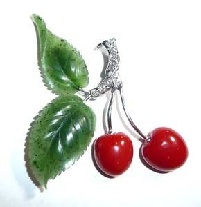 Brosche 750 Weißgold 0.45ct. Diamanten Jade + Koralle Kirschen 67 x 53 mm 20,6g - Picture 1 of 14