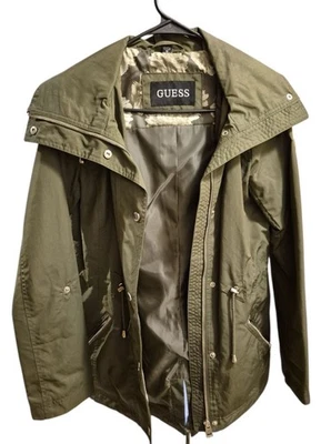 Chaqueta de lluvia Guess Adjirondack utilitaria para mujer, estilo parka, XS  Foto 1 de 4
