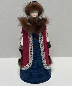 Muñeca cono elegantemente vestida de arte popular ruso vintage de los años 80, cabeza de porcelana - Imagen 1 de 5