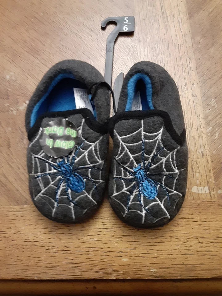 toddler slippers - Image 1 of 1