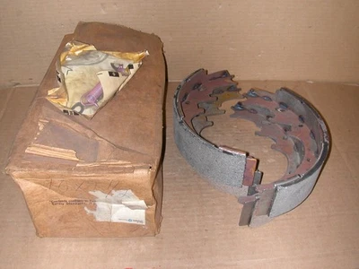 OEM MOPAR BRAKE SHOES - 1965-81 DODGE/PLYMOUTH/CHRYSLER - 10 X 2-1/2 - #3528445 - Image 1 of 4