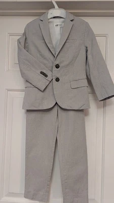 H&M Light Grey Cotton Boys' Suit, excellent condition, Age 4-5 - £15 - Image 1 of 4