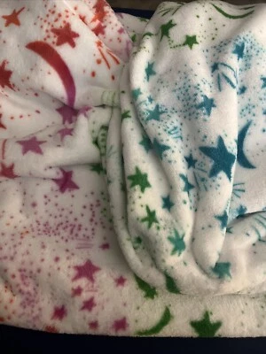 BETSEY JOHNSON DESIGNER THROW MULTICOLOR SHOOTING STARS & MOONS SOFT & CHIC NEW Foto 1 de 4