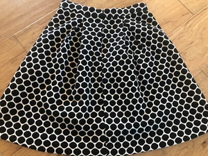 Boden Damen schwarz-weiß geometrisches A-Linien-Knielanger Rock.  Größe 2 - Bild 1 von 3