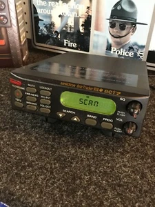 UNIDEN Bear Tracker 800 BCT7 POLICE FIRE SCANNER BC365CRS For Parts Or Repair - Zdjęcie 1 z 3