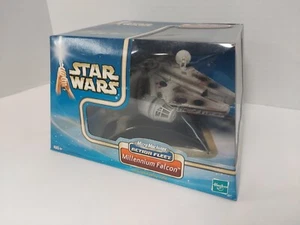 B417 Micro Machines Star Wars Action Fleet Millennium Falcon 2002 Edition - Picture 1 of 2