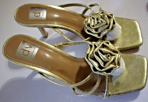 SANDALIAS SIN CORDONES DOLCE VITA ZELLY TACÓN ALTO DORADAS TALLA EE. UU. 7,5 - Imagen 1 de 4
