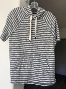 Aeropostale Black/Gray Short Sleeve Hoodie W/ Pouch Pocket Size XS - Picture 1 of 11