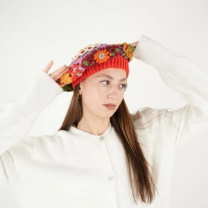 Handmade crochet floral French beret- 3 d crochet womens hat - Picture 1 of 4