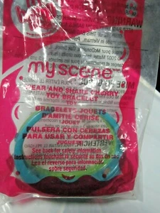 Pulsera sellada McDonald's Happy Meal My Scene Wear & Share Cherry #8 - Imagen 1 de 2