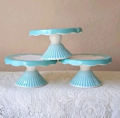 Grace's Teaware 3 Aqua Cupcake Pedestal Soporte Mini Exhibición Bridgerton Tea Party Foto 1 de 4