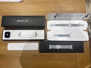 Apple Watch SE Nike 44mm GPS  - Afbeelding 1 van 4
