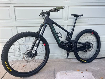 Santa Cruz Hightower 2025 90 carbono medio Foto 1 de 4