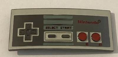 任天堂 NES 控制器皮带扣 2010 - 状况良好 — 第 1/4 张图片