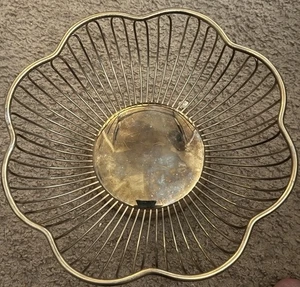 Brass Wire Flower Shaped Basket  - Foto 1 di 1