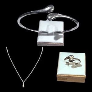 Elegantes silberfarbenes Tropfen Schmuckset - Halskette, Armband & Ring - Bild 1 von 8