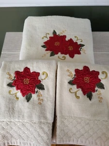 Holiday Christmas Poinsettia Bath and Guest Decorative Towel Set - Picture 1 of 5