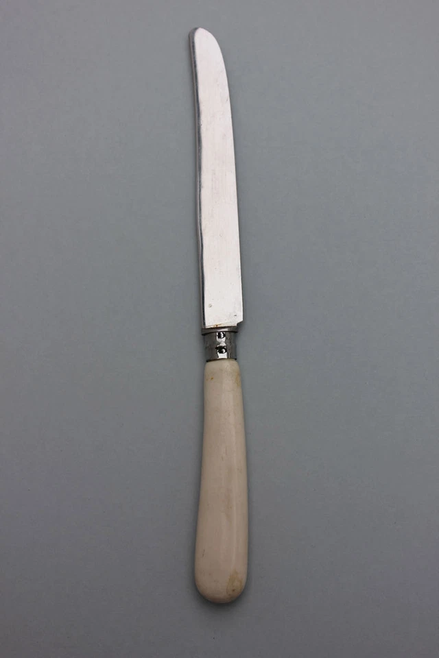 6 kleine Messer mit Kunststoffgriffen , 1950 Jahre - Bild 1 von 1