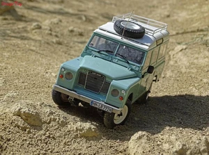 Revell Land Rover Series III LWB Station (1:24 Scale) Model Kit - Picture 1 of 1