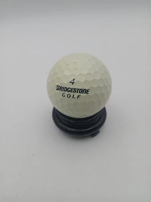 Pelota de golf Bridgestone E5 Premium Logo (4) usada Foto 1 de 3