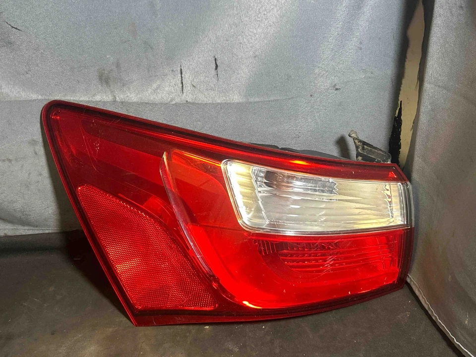Fits 2012-17 Kia Rio Left Tail Light OEM:924011W000 Foto 1 de 4