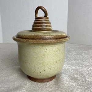 Olla de mermelada/azúcar de gres de cerámica artística de estudio con tapa arenisca firmada por artista - Imagen 1 de 8