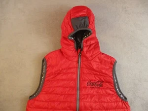 Gilet trapuntato con cappuccio Coca Cola di Elevate uomo piccolo rosso senza maniche - Foto 1 di 17