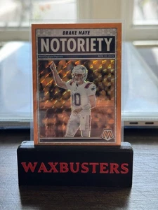 2025 Panini Mosaic Drake Maye Notoriety Orange Mosaic Prizm #33 - Bild 1 von 2