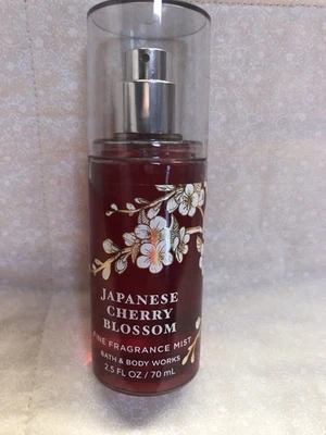 BANHO E CORPO FUNCIONA ~ NÉVOA FRAGRÂNCIA FINA FLOR DE CEREJEIRA JAPONESA ~ 2,5 OZ Novo - Imagem 1 de 3