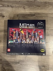 Brand New Lego Batman Gotham City 76271 - Rare Find