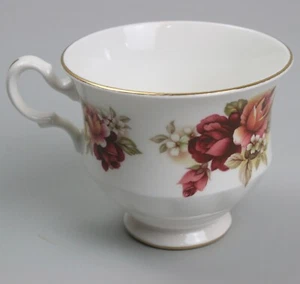 Vintage Queen Anne Tea Cup 8541 Floral Roses - Picture 1 of 12