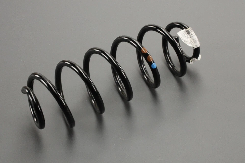 Muelle helicoidal genuino VW Golf MK5 MK6 Scirocco Audi A3 8P Skoda (trasero) 1K0511115 GB Foto 1 de 1