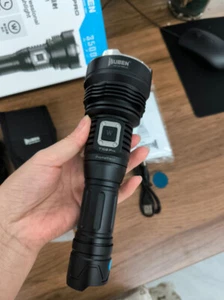 WUBEN Taktische Taschenlampe 3500 Lumen 500 Meter USB C Wiederaufladbare Taschenlampe - Bild 1 von 15