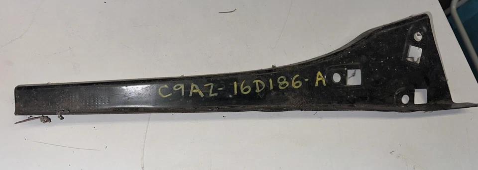 Soporte de guardabarros superior derecho Ford LTD Galaxie 1969-1970 C9AZ-16D186-A nuevo de lote Foto 1 de 1