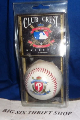 Philadelphia Phillies Club Crest Baseball MLB Commemorative Souvenir Fotoball - Image 1 of 2