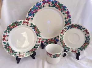 Royal Majestic HOLIDAY CHEER 4er Set Stechpalme, Glocken Eicheln Geschirr - Bild 1 von 9