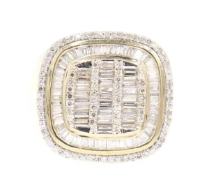 Anillo de oro amarillo de 10 quilates con racimo de doble halo de diamantes talla redonda y baguette de 1,28 quilates - Imagen 1 de 19