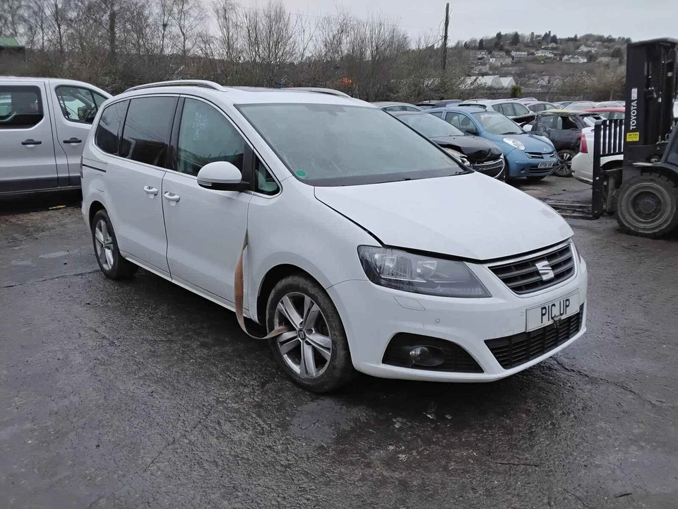 Seat Alhambra Mk2 7N 15-19 2.0 Diesel ABS Pump 5N0614109CR A69788 - Изображение 1 из 2