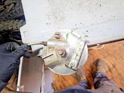 Honda CT 70 1970 placa de freno delantera y perno de eje delantero #1 Foto 1 de 4