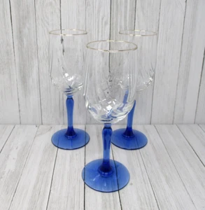 Juego de 3 copas de vino de cristal Lenox con borde dorado tallo azul cobalto - Imagen 1 de 9