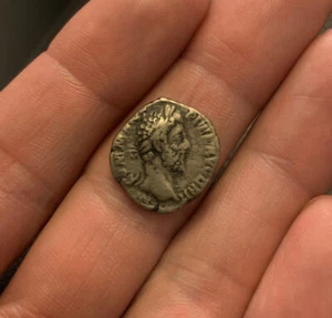 SCARCE COMMODUS Ancient Roman Coin Denarius 186-9AD FORTUNA HORSE RIC191 3.1g - Picture 1 of 2