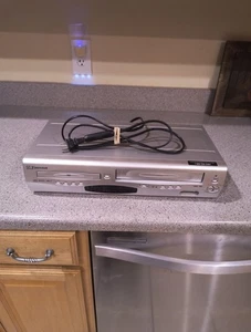 EMERSON EWD2203 DVD/VHS VCR COMBO Player *No Remote* Tested Works  - Picture 1 of 15