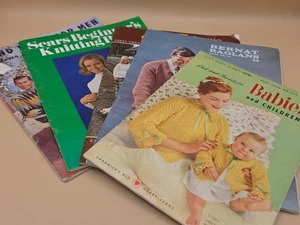 Konvolut 5 Vintage Strickanleitung Anzeigen TOLLE Retro Muster und Fotos - Bild 1 von 6