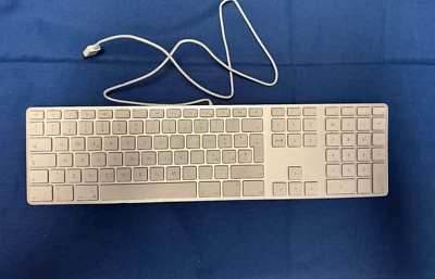 Tastiera Usb Apple Keyboard A1243 - Qwerty italiano - solo per ricambi - Immagine 1 di 2