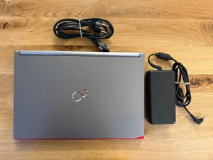 FUJITSU CELSIUS H760 i7-6820HQ 15,6" FHD Nvidia M2000M 16GB RAM 512GB SSD WIN11 - Foto 1 di 7