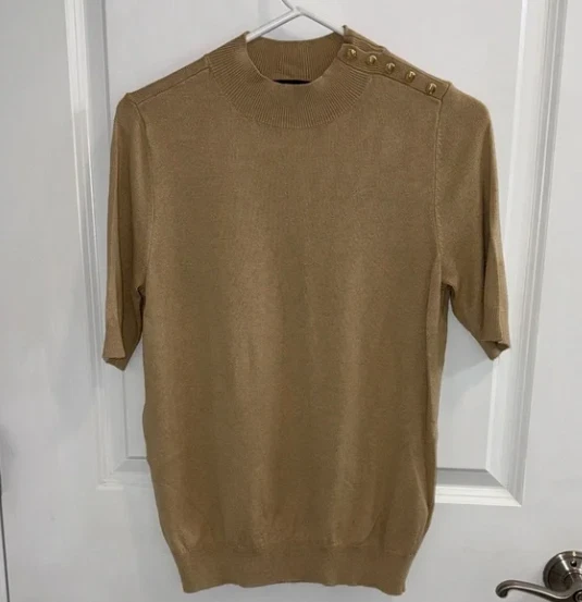 Suéter para mujer Ann Taylor tostado con detalle de botones, talla SP Foto 1 de 1